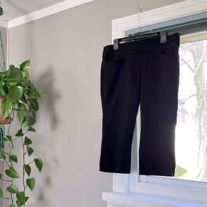 NWOT SLIMMING CAPRIS 👖